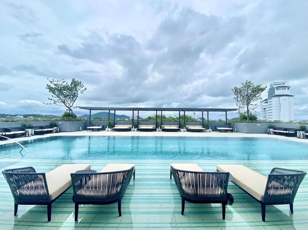 Hotel Courtyard By Marriott Phuket Town Esterno foto