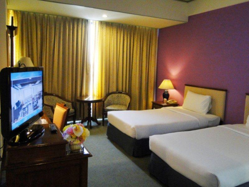 Hotel Courtyard By Marriott Phuket Town Esterno foto
